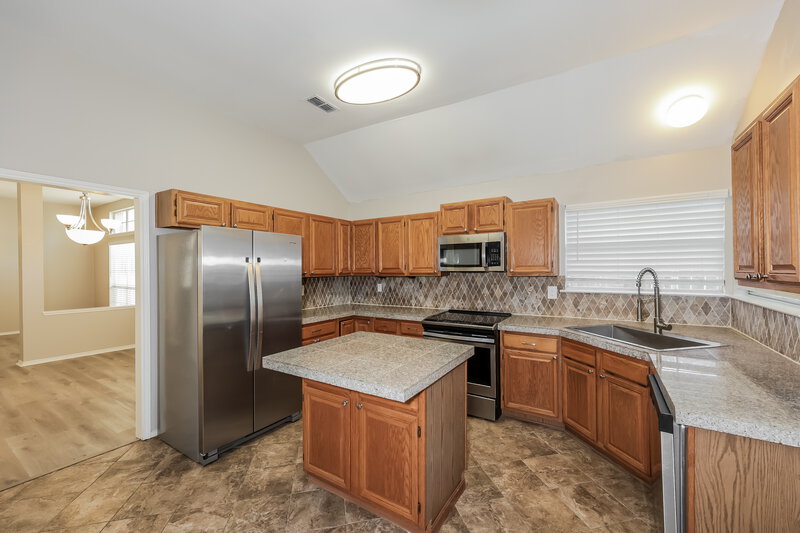 2,790/Mo, 1615 Barclay Dr Arlington, TX 76018 Kitchen View