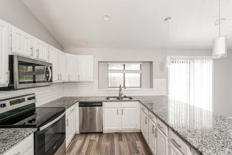 2,635/Mo, 2303 Villanova St Arlington, TX 76018 Kitchen View 2