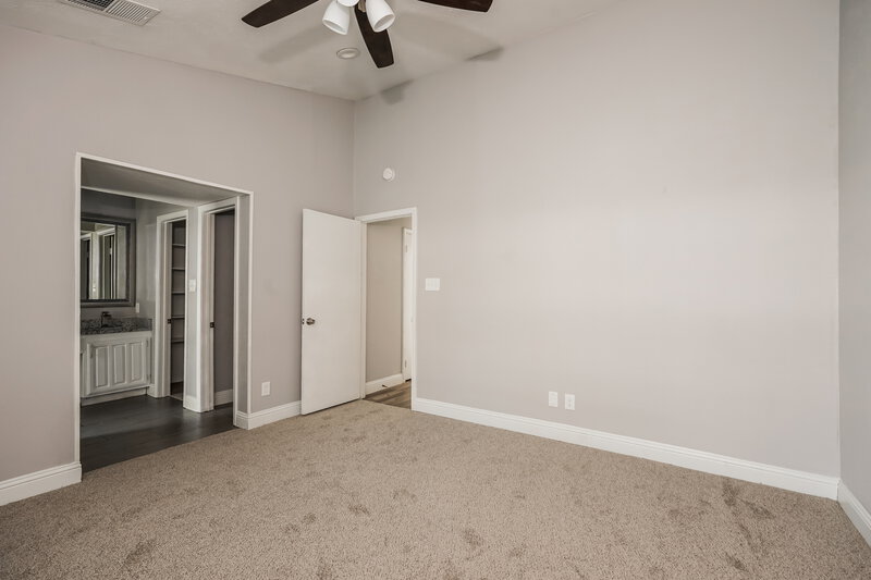 2,635/Mo, 2303 Villanova St Arlington, TX 76018 Main Bedroom View 2