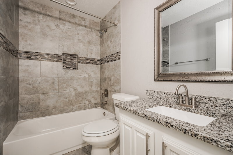 2,635/Mo, 2303 Villanova St Arlington, TX 76018 Bathroom View