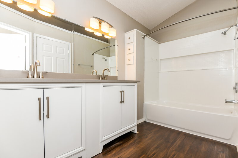 2,490/Mo, 8701 Elbe Trail Fort Worth, TX 76118 Bathroom View