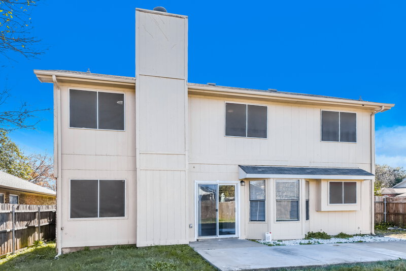 2,490/Mo, 8701 Elbe Trail Fort Worth, TX 76118 Rear View