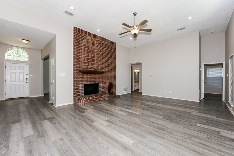 2,715/Mo, 2407 Springfield Dr Mesquite, TX 75181 Living Room View 2