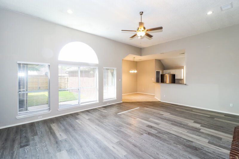 2,790/Mo, 2407 Springfield Dr Mesquite, TX 75181 Den View 2