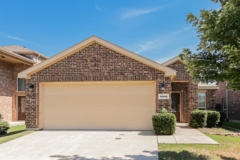 2,005/Mo, 8905 Tenderfoot Ln Aubrey, TX 76227 External View