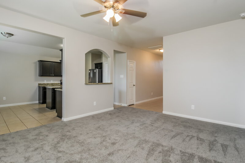2,540/Mo, 2716 Aspen Hill Dr Denton, TX 76209 Living Room View 2