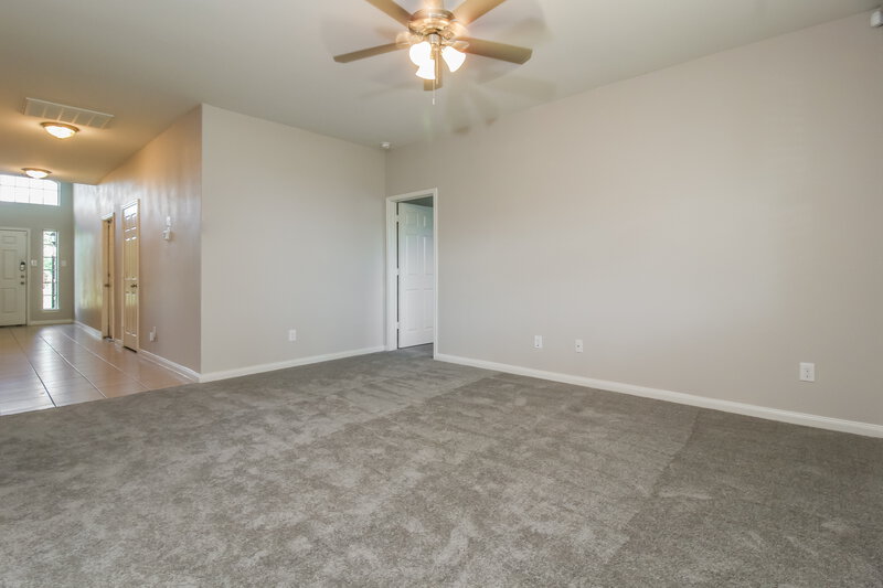 2,540/Mo, 2716 Aspen Hill Dr Denton, TX 76209 Living Room View 3