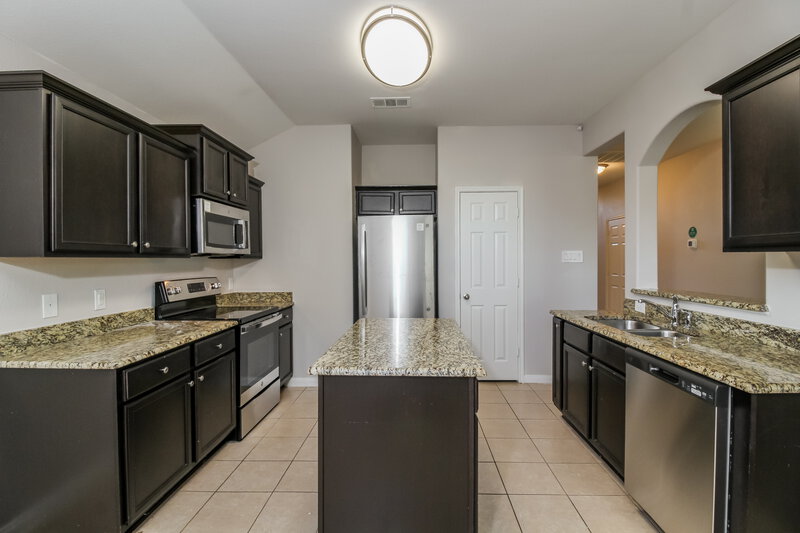 2,540/Mo, 2716 Aspen Hill Dr Denton, TX 76209 Kitchen View 2