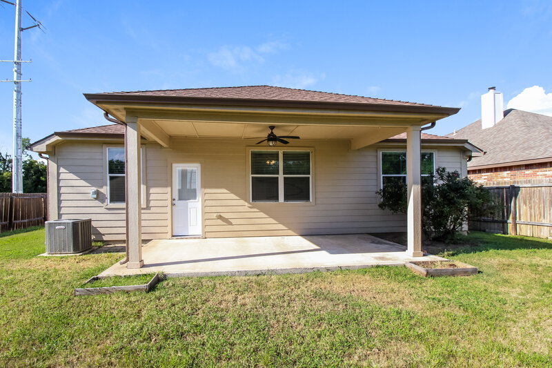 2,540/Mo, 2716 Aspen Hill Dr Denton, TX 76209 Rear View