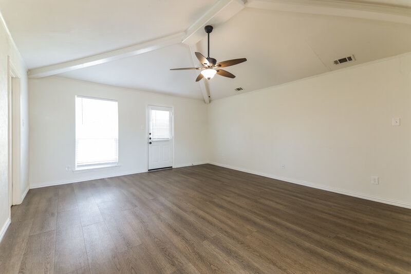 2,055/Mo, 3805 Christine St Rowlett, TX 75088 Living Room View 2