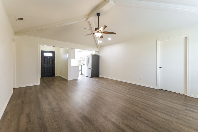 2,055/Mo, 3805 Christine St Rowlett, TX 75088 Living Room View 4