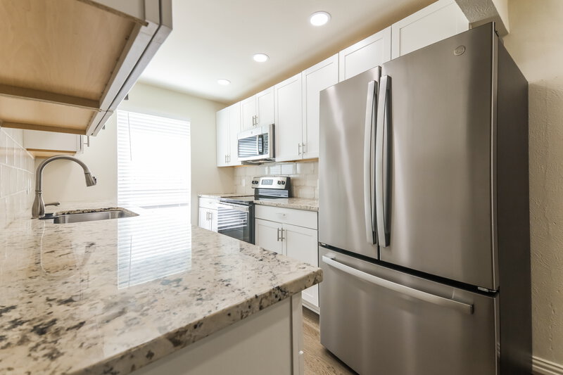 2,055/Mo, 3805 Christine St Rowlett, TX 75088 Kitchen View