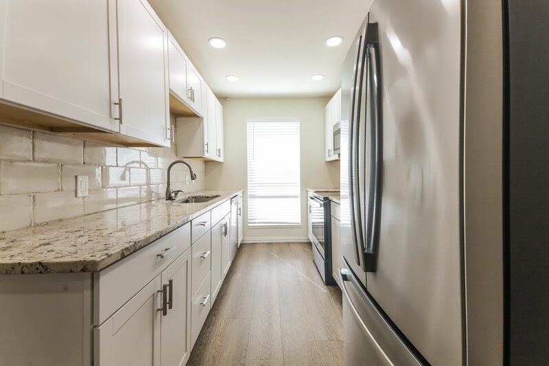 2,055/Mo, 3805 Christine St Rowlett, TX 75088 Kitchen View 2