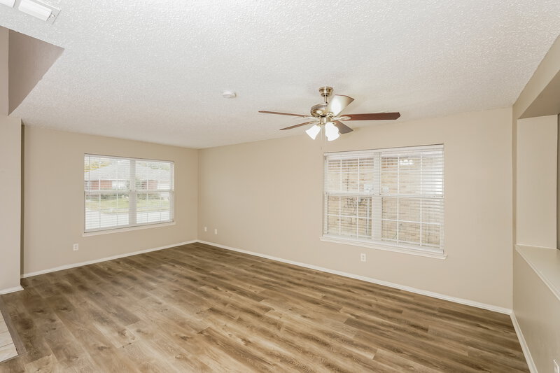 2,655/Mo, 7502 Marsland Ln Arlington, TX 76001 Living Room View