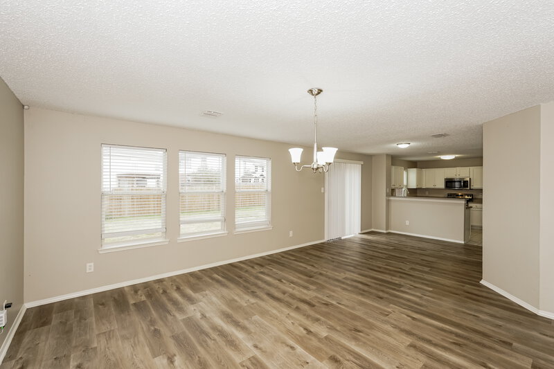 2,655/Mo, 7502 Marsland Ln Arlington, TX 76001 Living Room View 3