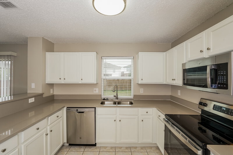 2,655/Mo, 7502 Marsland Ln Arlington, TX 76001 Kitchen View 2