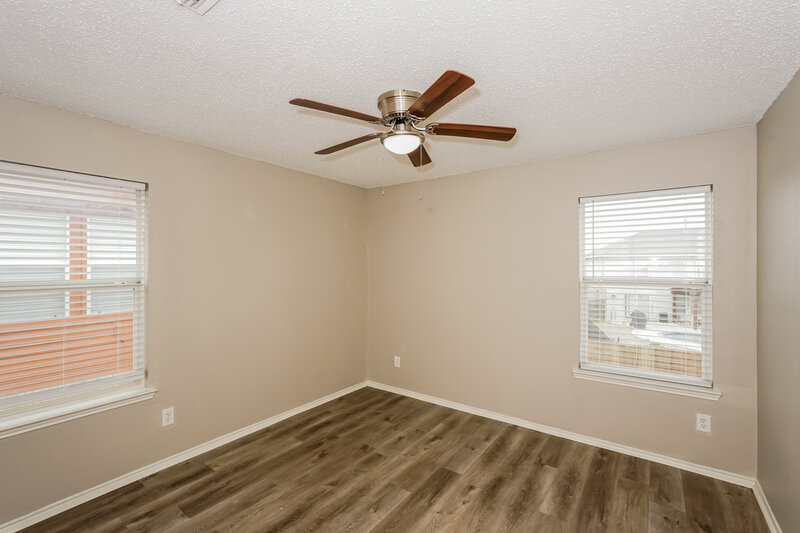 2,655/Mo, 7502 Marsland Ln Arlington, TX 76001 Bedroom View 2