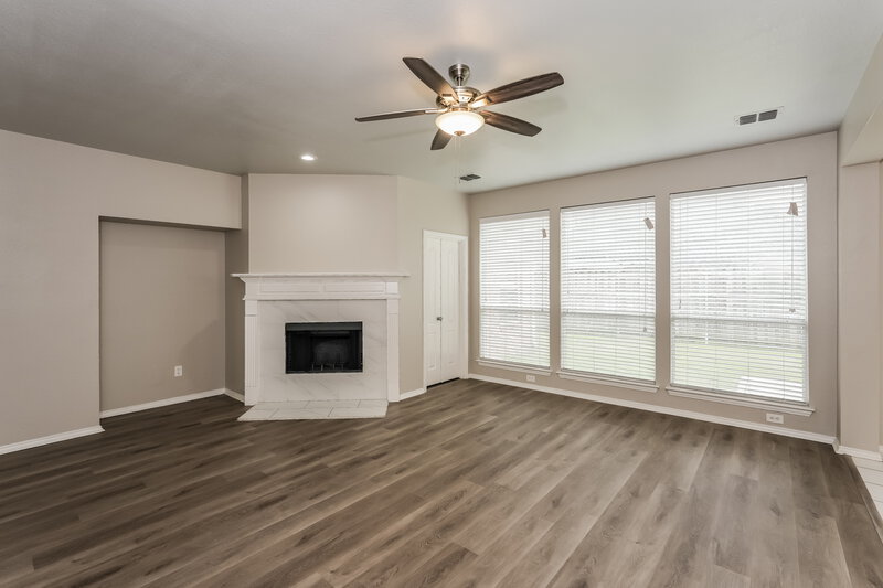 2,630/Mo, 2805 Alcot Ln Grand Prairie, TX 75052 Living Room View