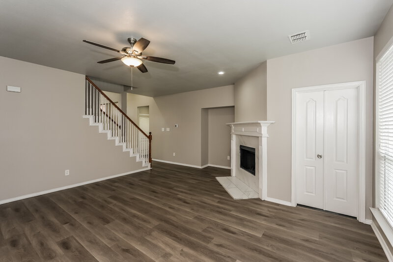 2,630/Mo, 2805 Alcot Ln Grand Prairie, TX 75052 Living Room View 3