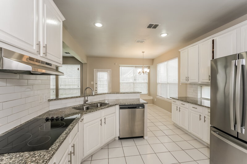 2,630/Mo, 2805 Alcot Ln Grand Prairie, TX 75052 Kitchen View 2