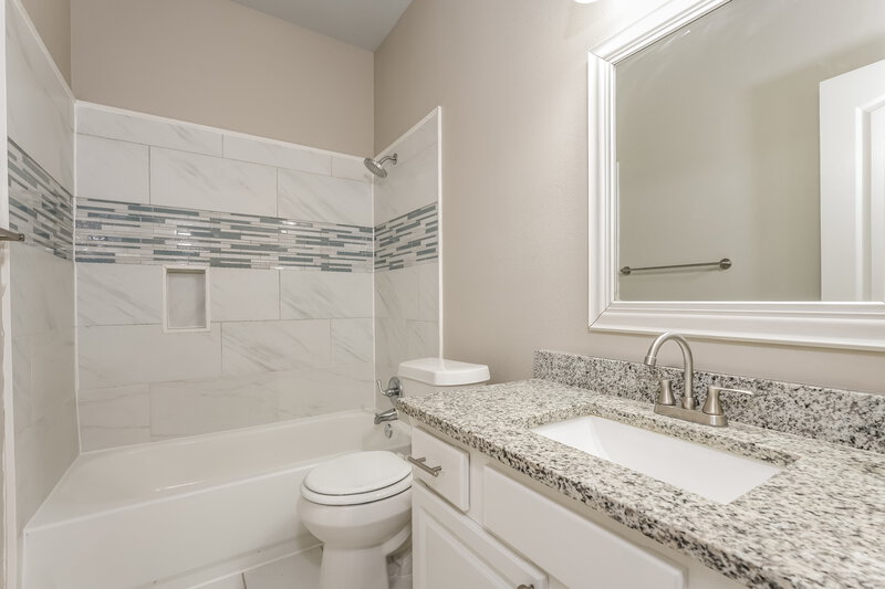 2,630/Mo, 2805 Alcot Ln Grand Prairie, TX 75052 Bathroom View