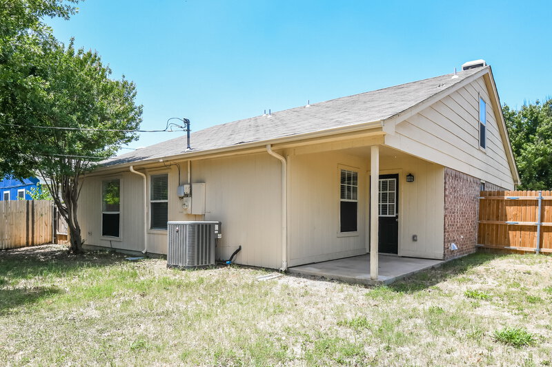 2,430/Mo, 1328 Nicole Way Burleson, TX 76028 Rear View