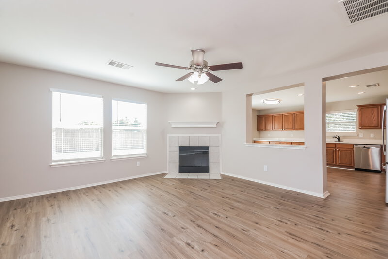 2,495/Mo, 601 Tumbleweed Dr Forney, TX 75126 Living Room View 2