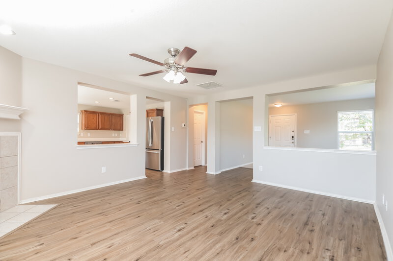 2,495/Mo, 601 Tumbleweed Dr Forney, TX 75126 Living Room View 3