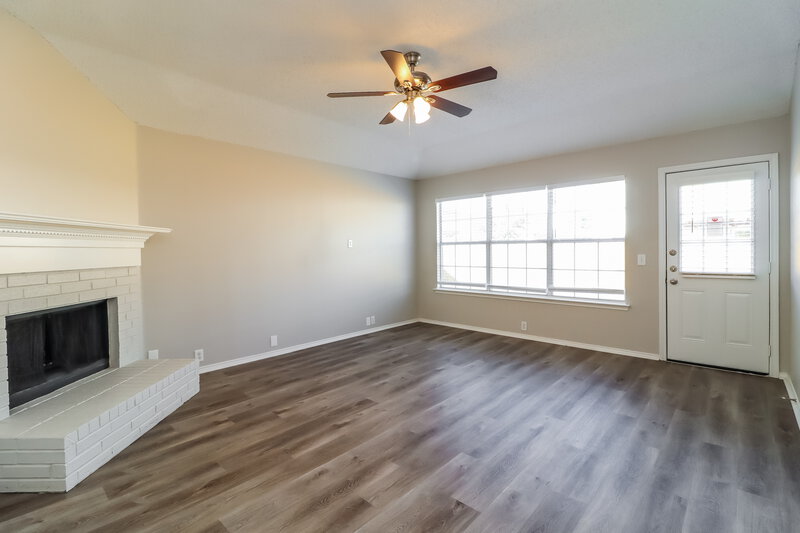 2,410/Mo, 3008 Vicksburg Ln Fort Worth, TX 76123 Living Room View 3