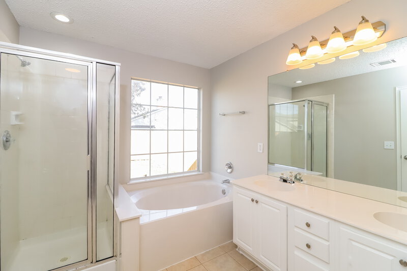 2,410/Mo, 3008 Vicksburg Ln Fort Worth, TX 76123 Main Bathroom View