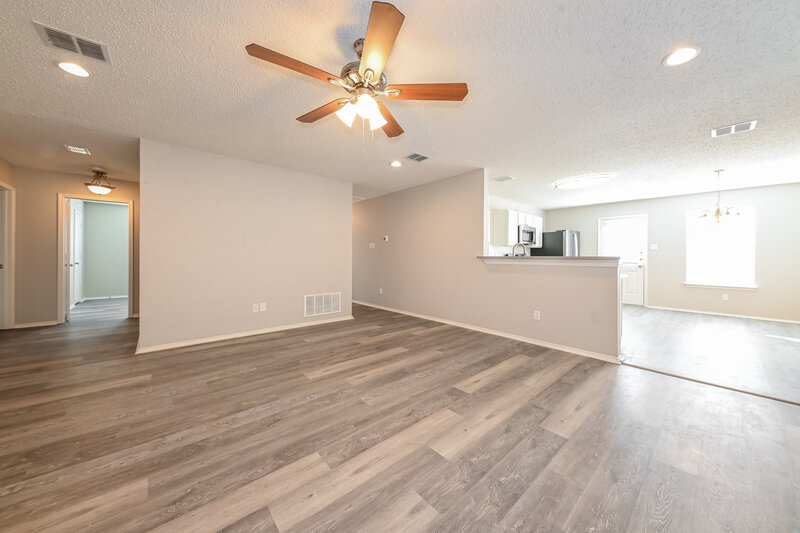 2,275/Mo, 1015 Single Tree Dr Forney, TX 75126 Living Room View 2