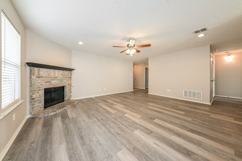 2,275/Mo, 1015 Single Tree Dr Forney, TX 75126 Living Room View 3