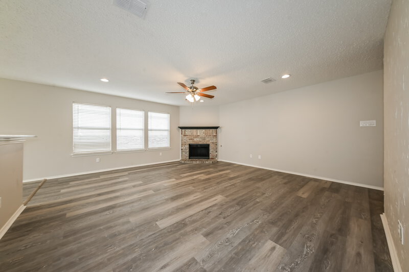 2,275/Mo, 1015 Single Tree Dr Forney, TX 75126 Living Room View 4