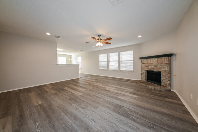 2,275/Mo, 1015 Single Tree Dr Forney, TX 75126 Living Room View 5