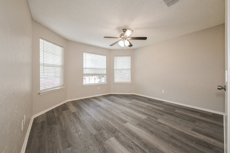2,275/Mo, 1015 Single Tree Dr Forney, TX 75126 Bedroom View 2