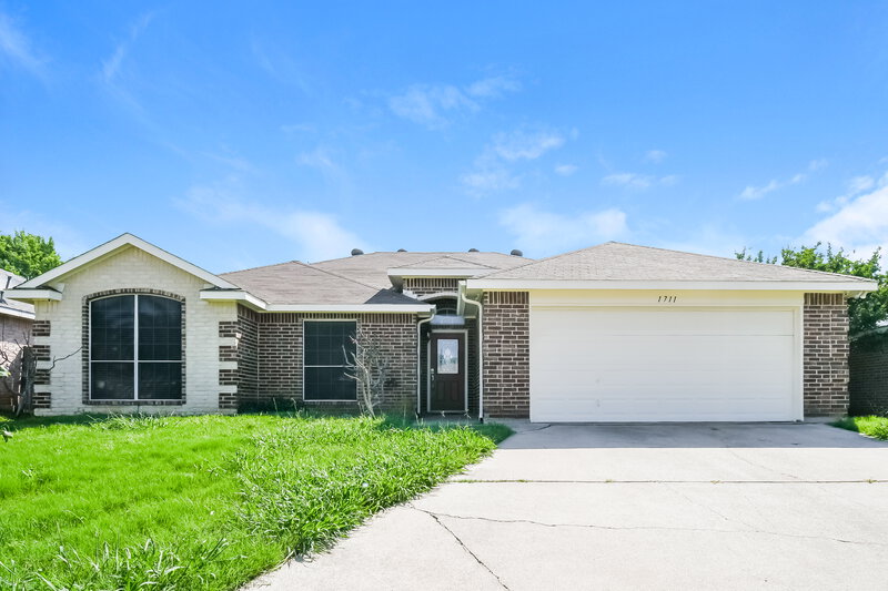 2,540/Mo, 1711 Fern Dr Mansfield, TX 76063 External View