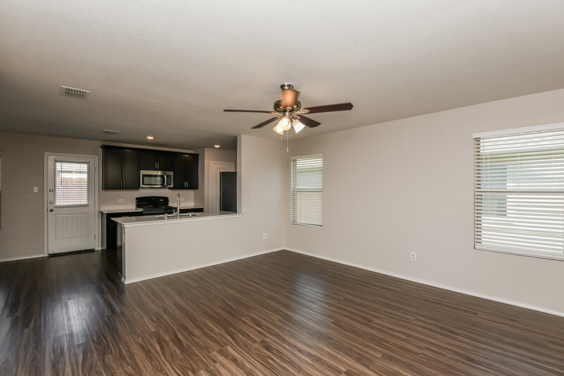 1,785/Mo, 412 Blue Crow Ln Fort Worth, TX 76052 Living Room View