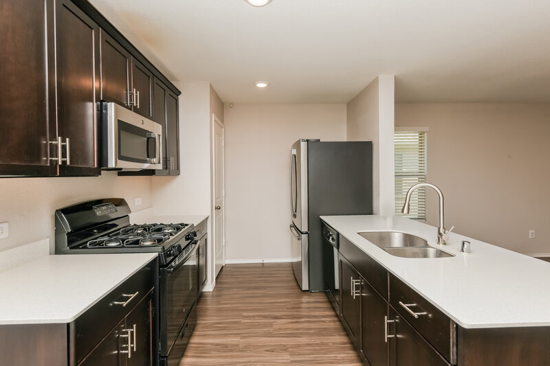1,785/Mo, 412 Blue Crow Ln Fort Worth, TX 76052 Kitchen View
