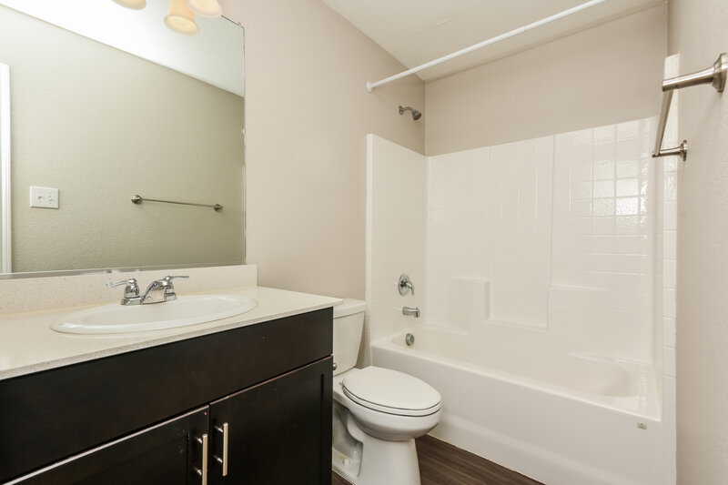 1,785/Mo, 412 Blue Crow Ln Fort Worth, TX 76052 Bathroom View