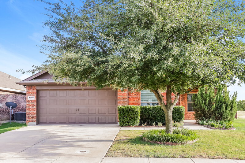 2,335/Mo, 1700 Kings Glen Ln Fort Worth, TX 76140 External View