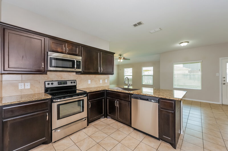 2,335/Mo, 1700 Kings Glen Ln Fort Worth, TX 76140 Kitchen View 2