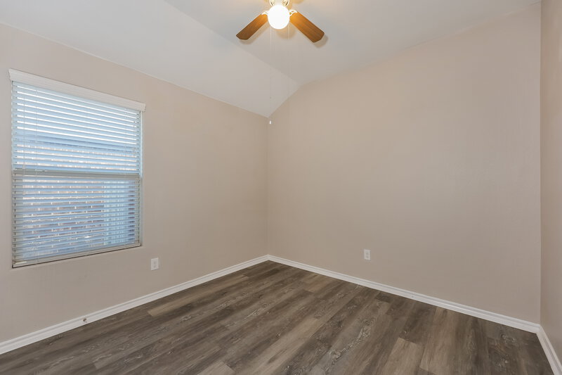 2,335/Mo, 1700 Kings Glen Ln Fort Worth, TX 76140 Bedroom View 2