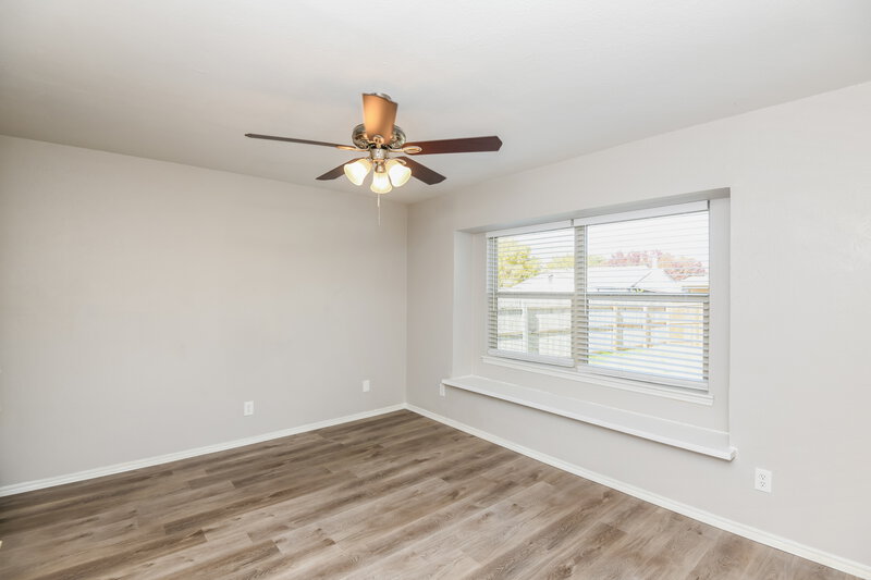 1,950/Mo, 2616 Countryside Ln Fort Worth, TX 76133 Main Bedroom View