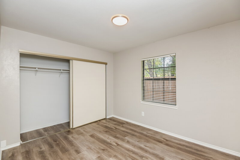 1,950/Mo, 2616 Countryside Ln Fort Worth, TX 76133 Bedroom View
