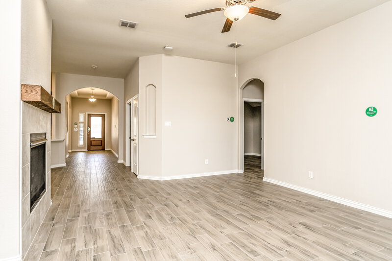 2,470/Mo, 824 Blackhawk Dr Princeton, TX 75407 Living Room View