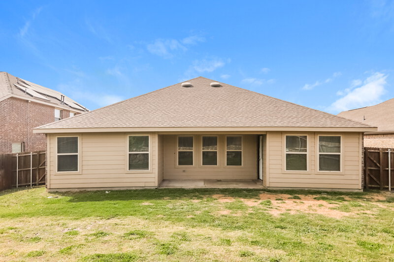 2,055/Mo, 922 Evergreen St Princeton, TX 75407 Rear View