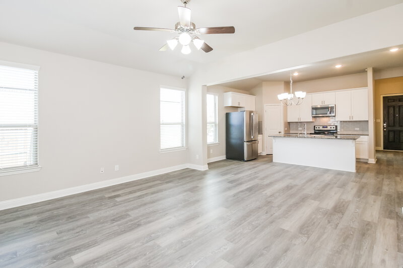 2,915/Mo, 2704 Empire St Denton, TX 76209 Living Room View 2