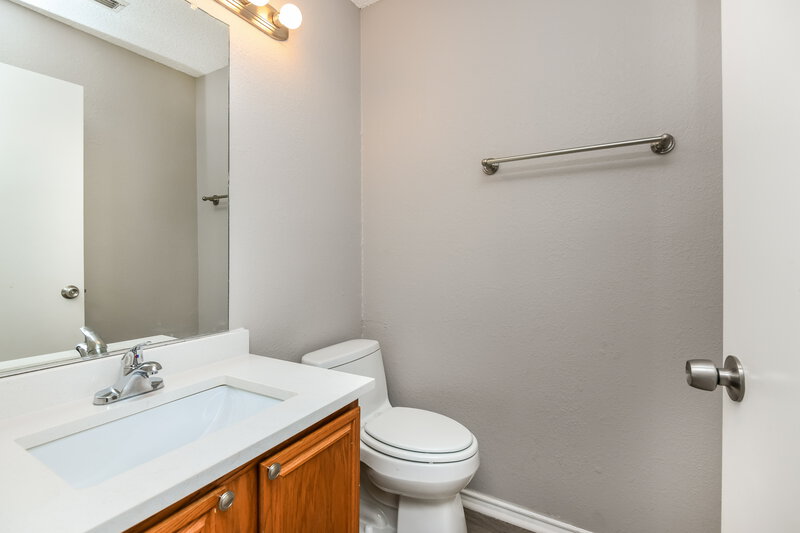 2,540/Mo, 826 Bracken Pl Arlington, TX 76017 Bathroom View