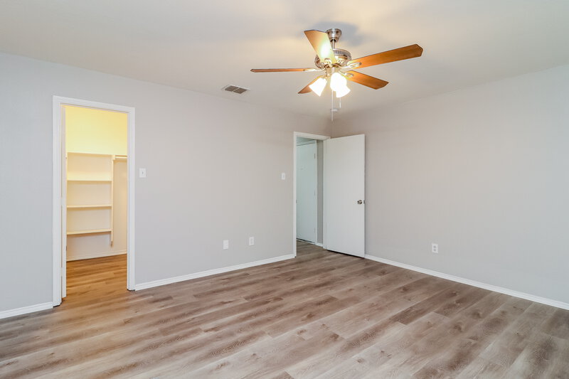 2,500/Mo, 4721 Waterford Dr Fort Worth, TX 76179 Main Bedroom View 3