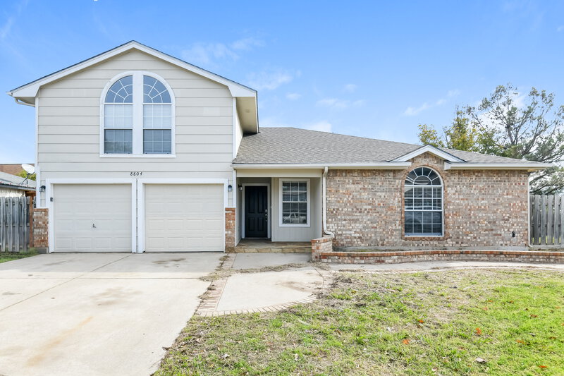 2,735/Mo, 8804 Crestbrook Dr Fort Worth, TX 76179 External View